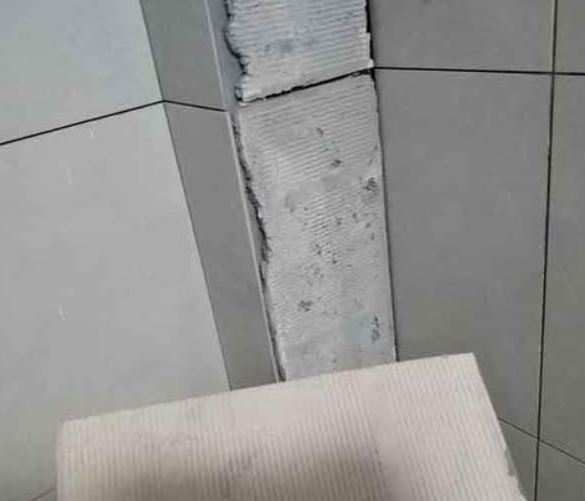 路南瓷砖空鼓维修公司分享下厨房瓷砖脱落的补救措施。